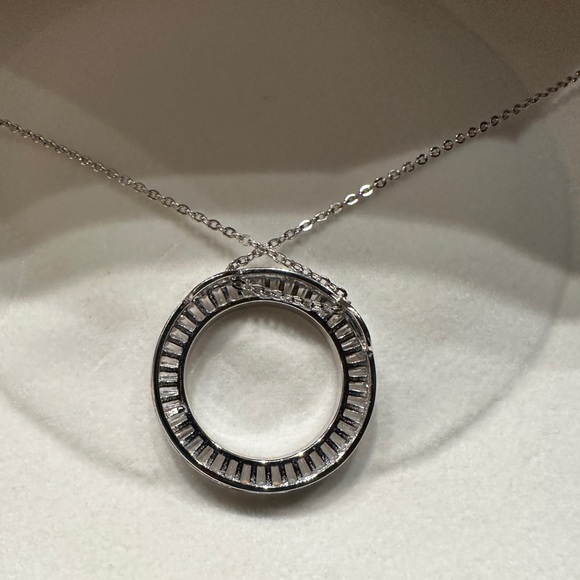 925 Silver Swarovski element pendant & chain - Picture 8 of 11